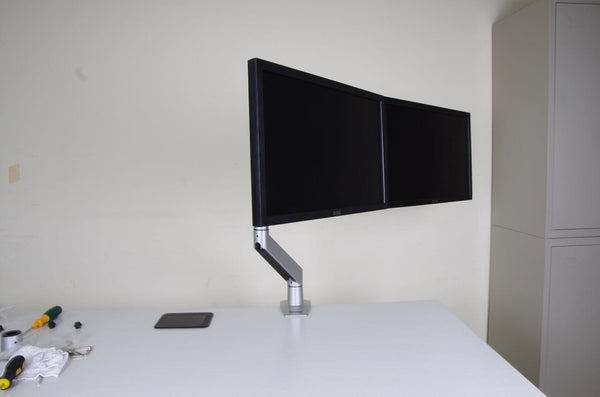 Crossbar Dual gas spring arm