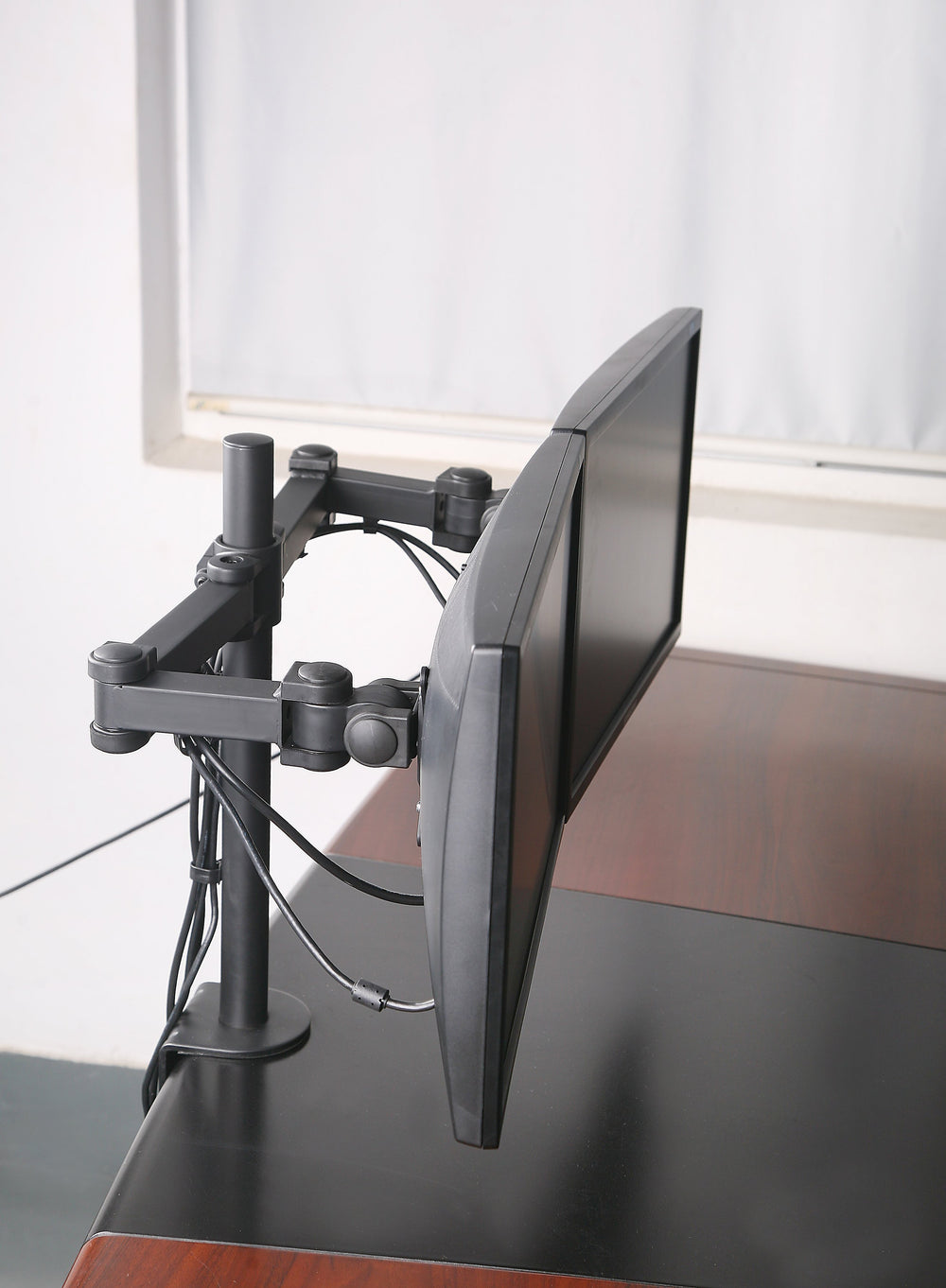 Dual Monitor Desk Mount – RC2E