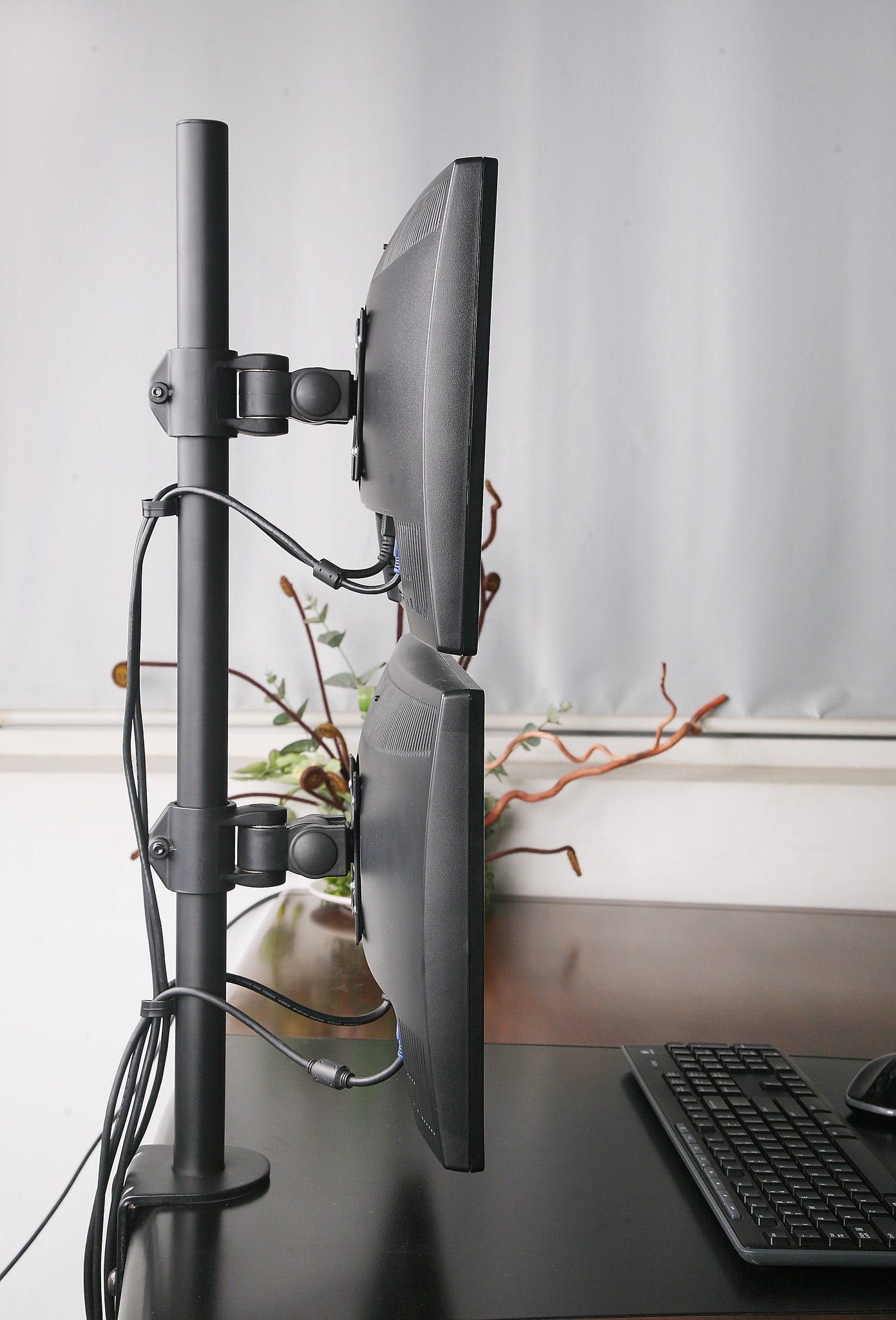Vertical Dual Monitor Desk Mount – 13–27"